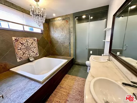 Bath - 4520 Libbit Ave, Encino, CA 91436 photo 5 of 7