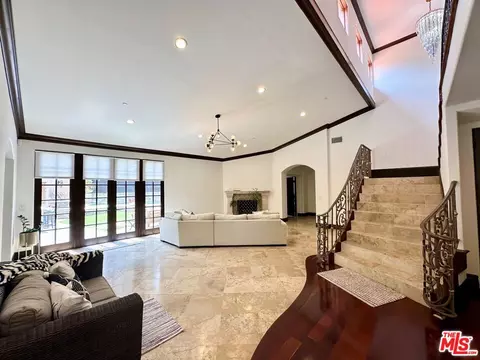 Living - 4520 Libbit Ave, Encino, CA 91436 photo 2 of 7