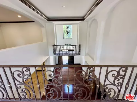 Entry Way - 4520 Libbit Ave, Encino, CA 91436 photo 11 of 15