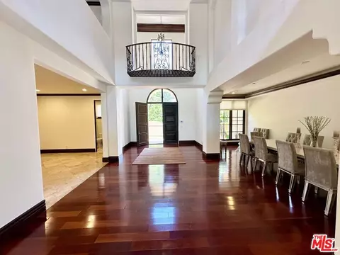 Entry Way - 4520 Libbit Ave, Encino, CA 91436 photo 3 of 15