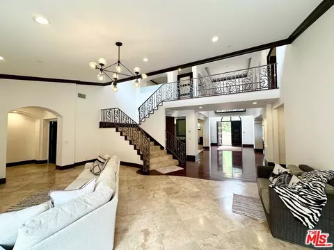 Living - 4520 Libbit Ave, Encino, CA 91436 photo 4 of 7