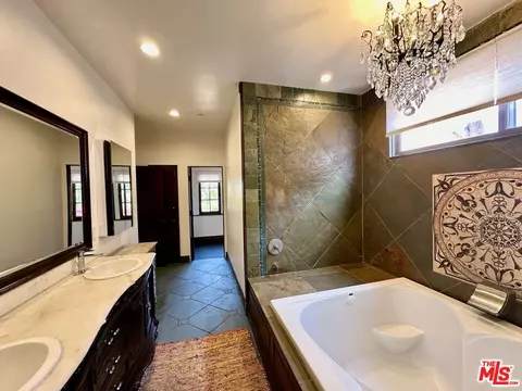 Bath - 4520 Libbit Ave, Encino, CA 91436 photo 6 of 7