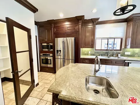 Kitchen - 4520 Libbit Ave, Encino, CA 91436 photo 3 of 6