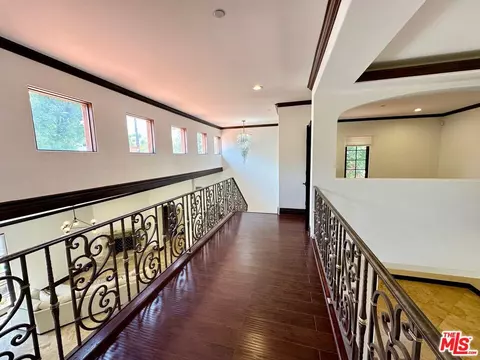 Entry Way - 4520 Libbit Ave, Encino, CA 91436 photo 13 of 15