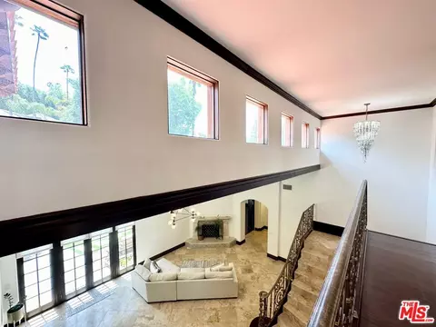 Entry Way - 4520 Libbit Ave, Encino, CA 91436 photo 10 of 15