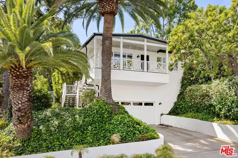 821 Las Lomas Ave, Pacific Palisades, CA 90272