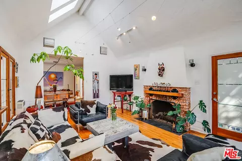1026 Amoroso Pl, Venice, CA 90291