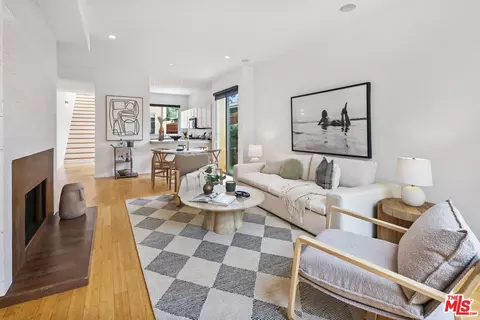 702 Flower Ave, Venice, CA 90291