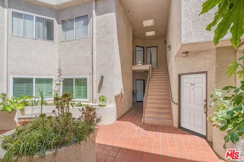 Exterior - 7236 Amigo Ave #202, Reseda, CA 91335 photo 2 of 3