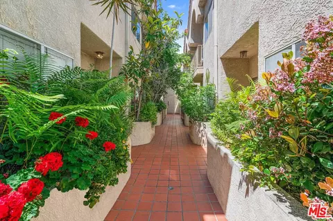 Exterior - 7236 Amigo Ave #202, Reseda, CA 91335 photo 3 of 3