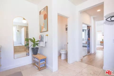 Entry Way - 31183 Cherry Dr, Castaic, CA 91384 photo 3 of 5