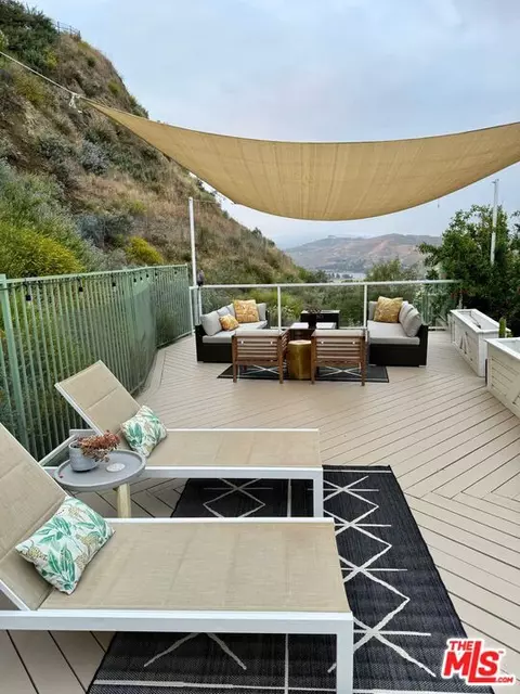 Exterior - 31183 Cherry Dr, Castaic, CA 91384 photo 6 of 8
