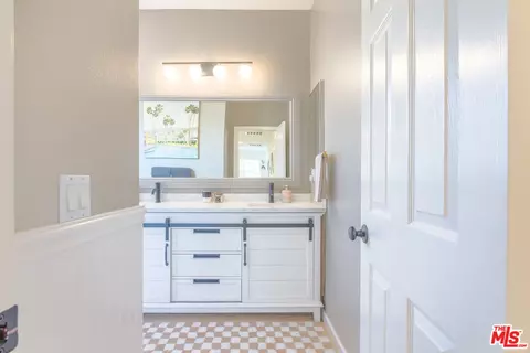 Bath - 31183 Cherry Dr, Castaic, CA 91384 photo 4 of 5