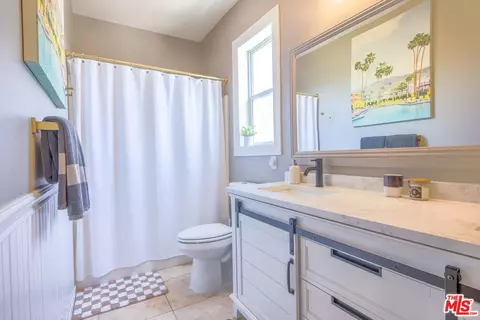 Bath - 31183 Cherry Dr, Castaic, CA 91384 photo 5 of 5