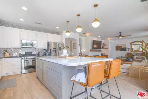 Kitchen - 31183 Cherry Dr, Castaic, CA 91384 photo 2 of 5