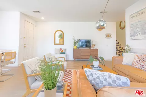 Living - 31183 Cherry Dr, Castaic, CA 91384 photo 2 of 3
