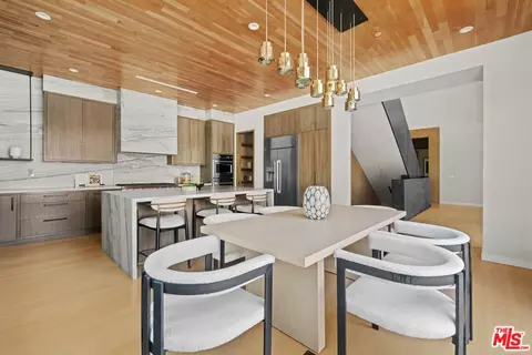 13041 Bluff Creek Dr, Playa Vista, CA 90094