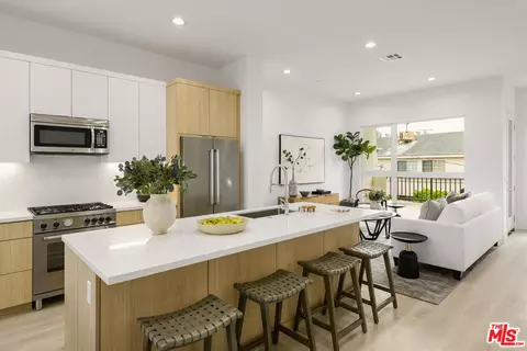 6122 Marbella Pl, Los Angeles, CA 90038