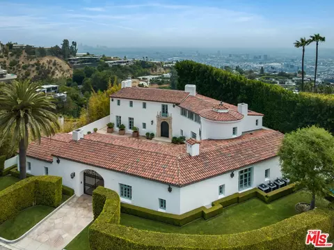 9240 Robin Dr, Los Angeles, CA 90069