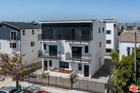 4647 W 18th St, Los Angeles, CA 90019