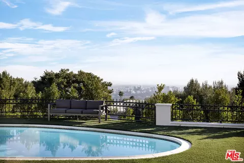 600 Clinton Pl, Beverly Hills, CA 90210