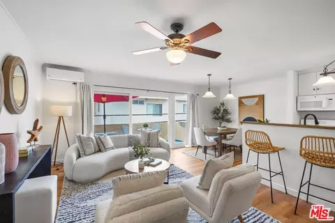 1020 Granville Ave #305, Los Angeles, CA 90049