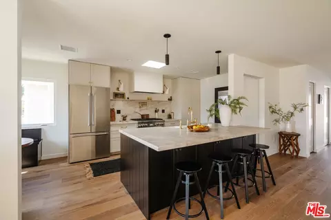 8014 S Altavan Ave, Los Angeles, CA 90045