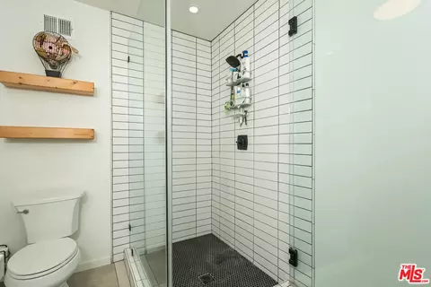 Bath - 11532 Samoline Ave, Downey, CA 90241 photo 2 of 5