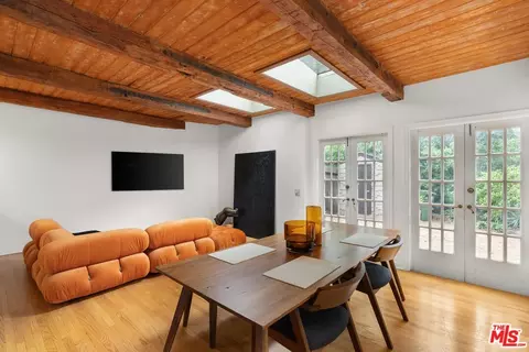 8868 Lookout Mountain Ave, Los Angeles, CA 90046
