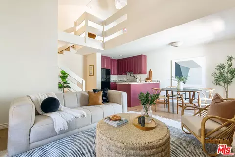 906 N Kings Rd #3, West Hollywood, CA 90069