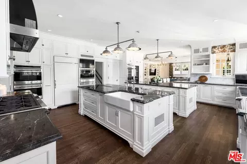 Kitchen - 2 Oak Knoll Ter, Pasadena, CA 91106 photo 1 of 3