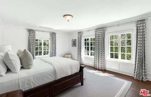 Bedroom - 2 Oak Knoll Ter, Pasadena, CA 91106 photo 1 of 7