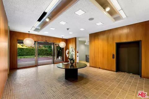 Entry Way - 2 Oak Knoll Ter, Pasadena, CA 91106 photo 4 of 13