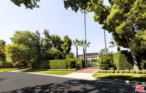 Exterior - 2 Oak Knoll Ter, Pasadena, CA 91106 photo 3 of 18