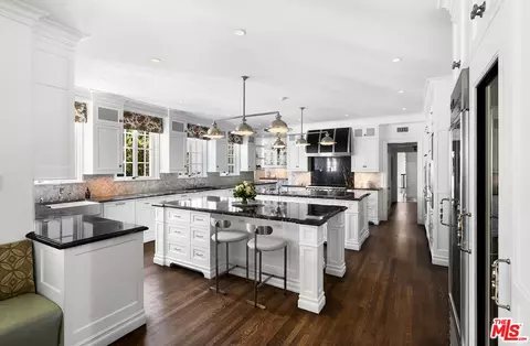 Kitchen - 2 Oak Knoll Ter, Pasadena, CA 91106 photo 2 of 3