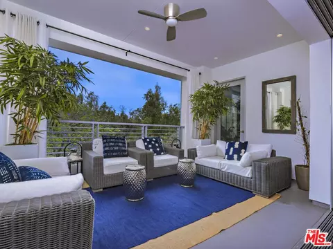 460 N Palm Dr #401, Beverly Hills, CA 90210