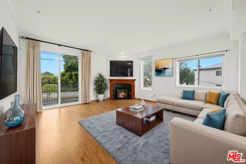 6645 W 86th Pl #203, Los Angeles, CA 90045