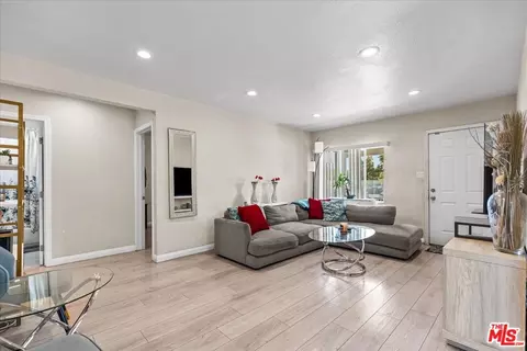 121 W 88th Pl, Los Angeles, CA 90003