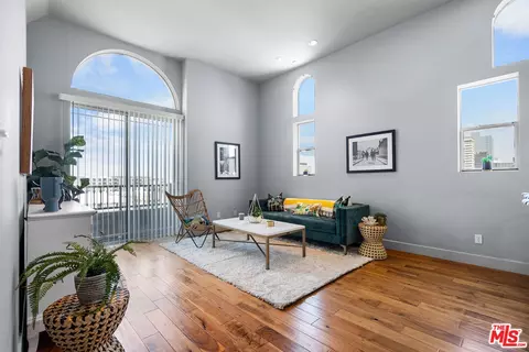 848 Irolo St #508, Los Angeles, CA 90005