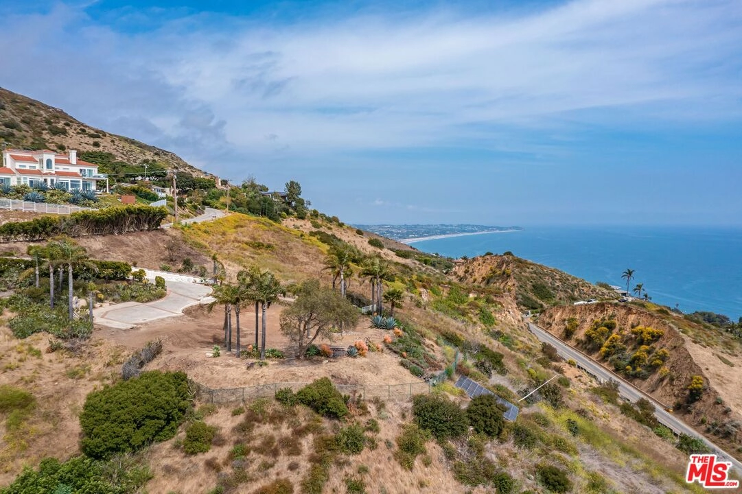 4346 Avenida De La Encinal
