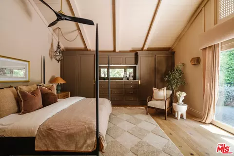 Bedroom - 2460 Valley Meadow Dr, Oak View, CA 93022 photo 2 of 4