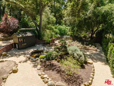 Exterior - 2460 Valley Meadow Dr, Oak View, CA 93022 photo 10 of 12