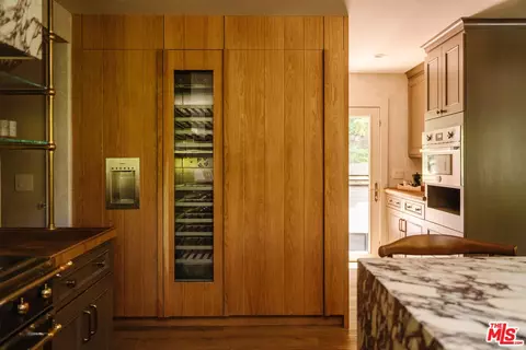Kitchen - 2460 Valley Meadow Dr, Oak View, CA 93022 photo 3 of 4