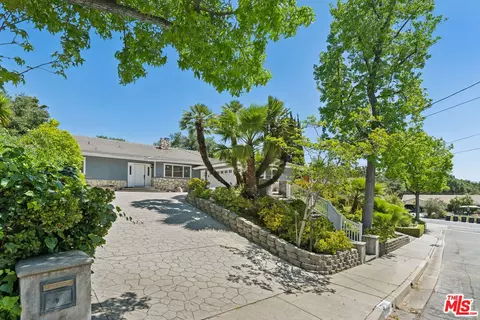 3709 Beechglen Dr, La Crescenta, CA 91214