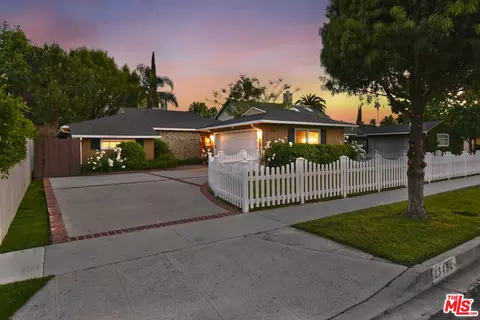 13454 Weddington St, Sherman Oaks, CA 91401