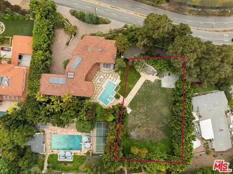 13043 W Sunset Blvd, Los Angeles, CA 90049