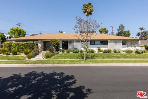 5500 Senford Ave, Los Angeles, CA 90056