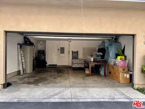 Exterior - 1013 Roble Pl, Montebello, CA 90640 photo 2 of 2