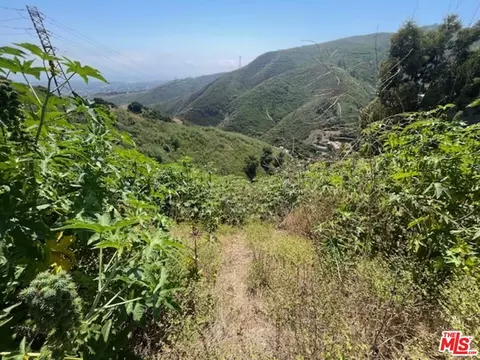 Undisclosed, Malibu, CA 90265