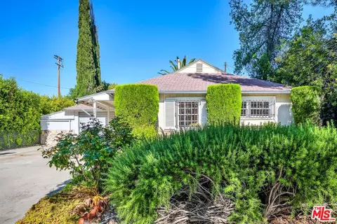 5216 Etiwanda Ave, Tarzana, CA 91356